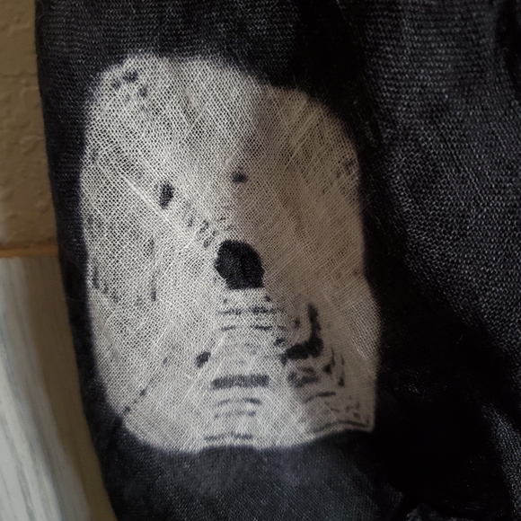 The Shop Black White Linen Fringed Shawl Scarf - Picture 7 of 8